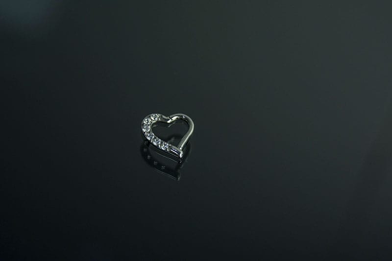 Joyería cartilagos corazón acero abrefacil brillantes