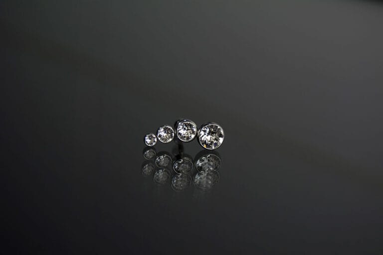 Lab acero rosca 4 gemas cristal