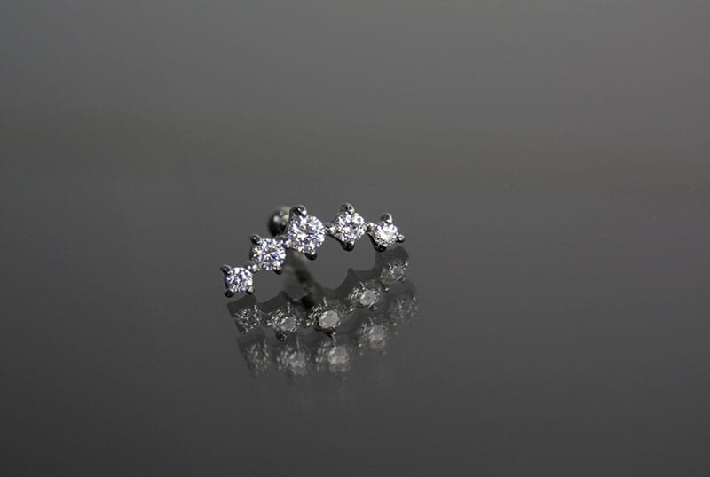 Lab acero rosca con 5 gemas engarzadas cristal