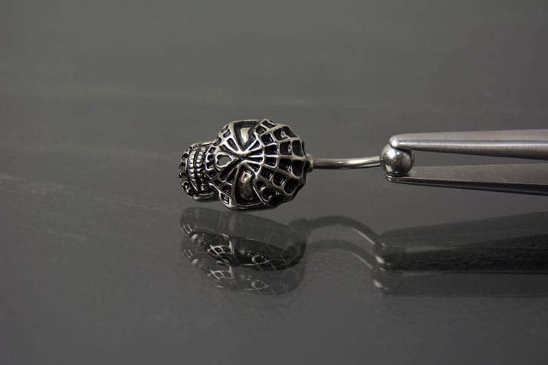 Navel acero calavera