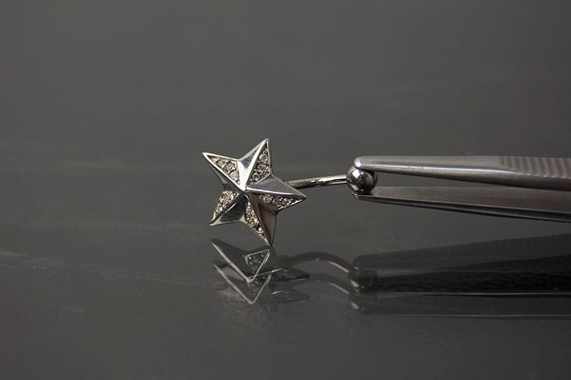 Navel acero estrella 5 puntas multibrillantes