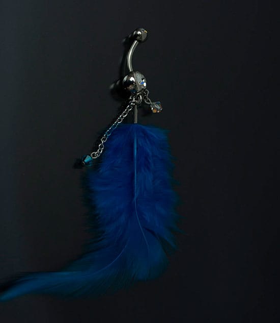Navel acero joya cristal colgante pluma azul