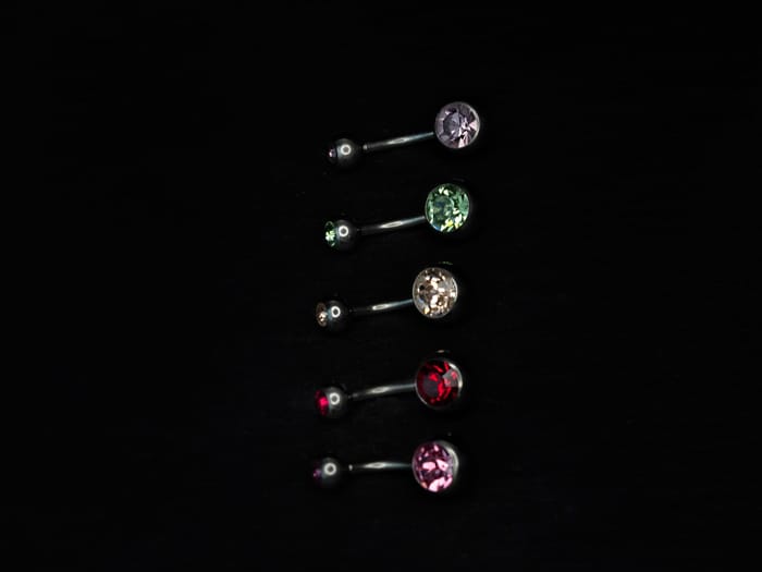 Piercing de ombligo de titanio 16 mm con cristales de colores