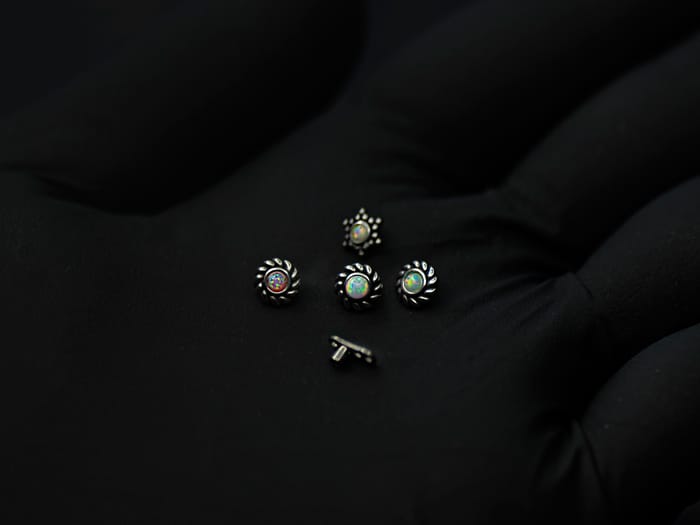 Repuestos microdermal con ópalos