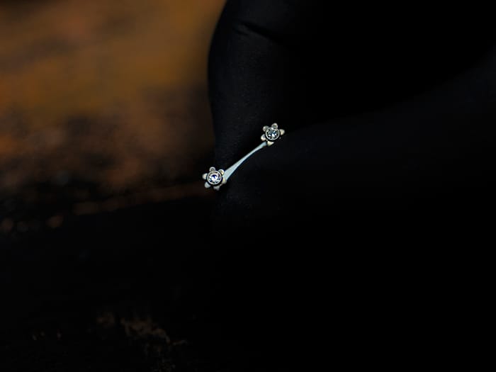 Surface de titanio base plana con brillantes